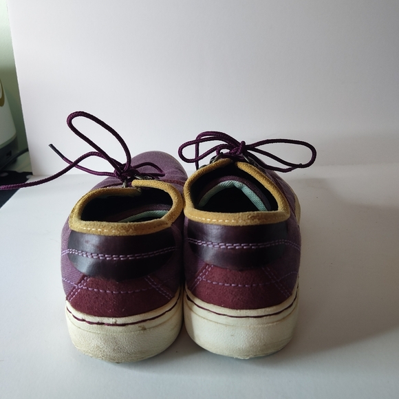 Timberland women’s Casual Canvas Sneakers – Purple / Mustard Trim – Size 6 - Picture 2 of 3